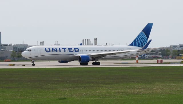 N649UA - Boeing