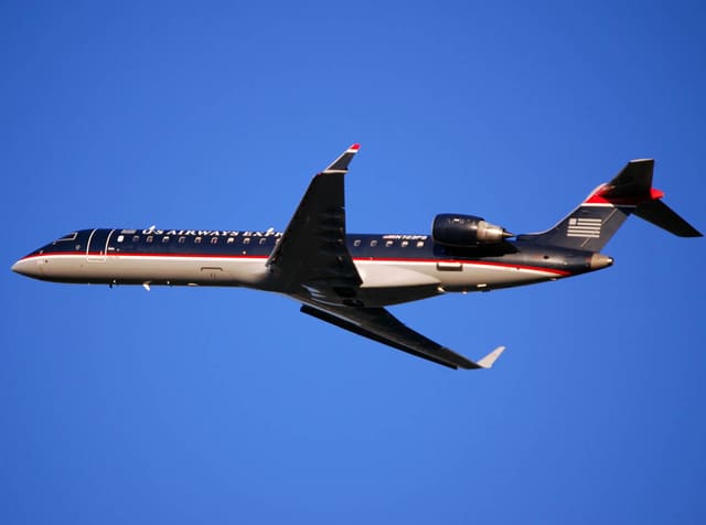 N723PS - Twin-engine aircraft