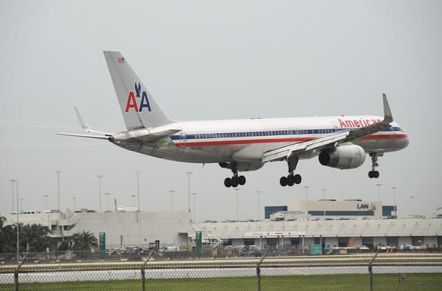 N672AA - Boeing