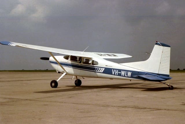 VH-WLW - Cessna