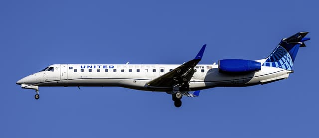 N16178 - Twin-engine aircraft