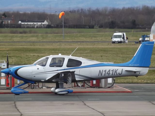 N141KJ - Cirrus