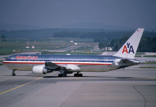 N39365 - Twin-engine aircraft