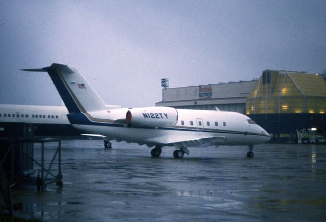N122TY - Business jet