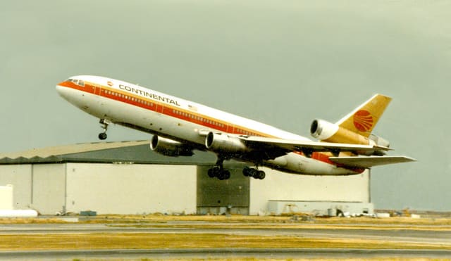N68043 - Aircraft