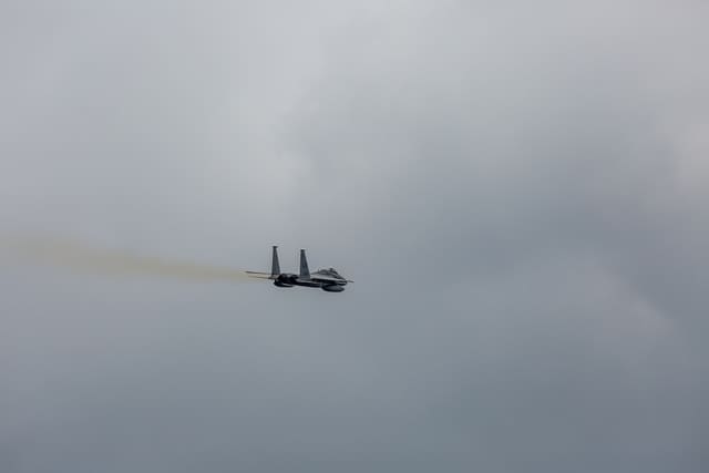  - Twin-engine aircraft
