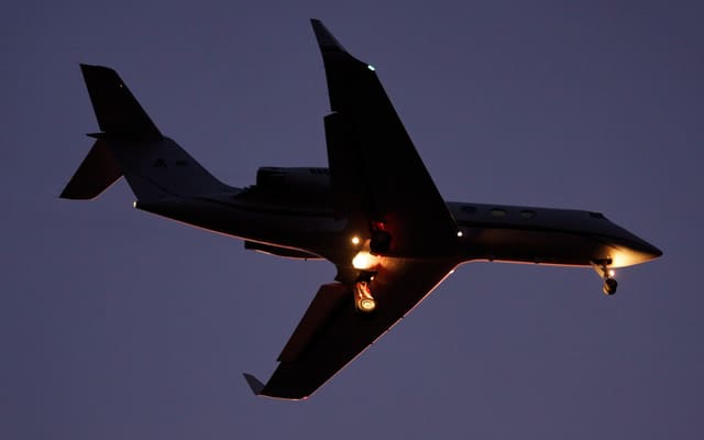 N665SF - Business jet