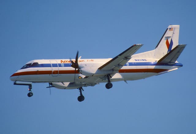 N211NE - Twin-engine aircraft