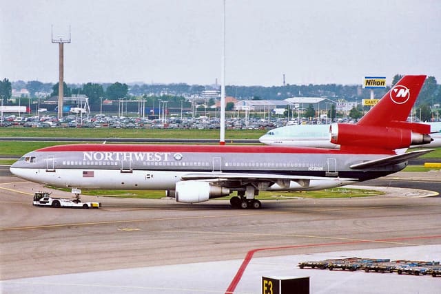 N236NW - Douglas
