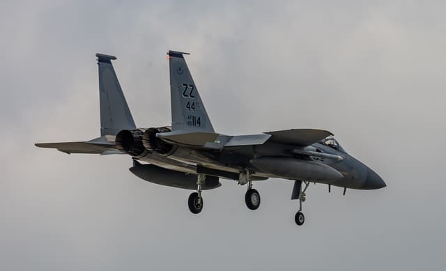  - Twin-engine aircraft