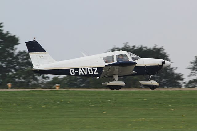 G-AVOZ - Piper