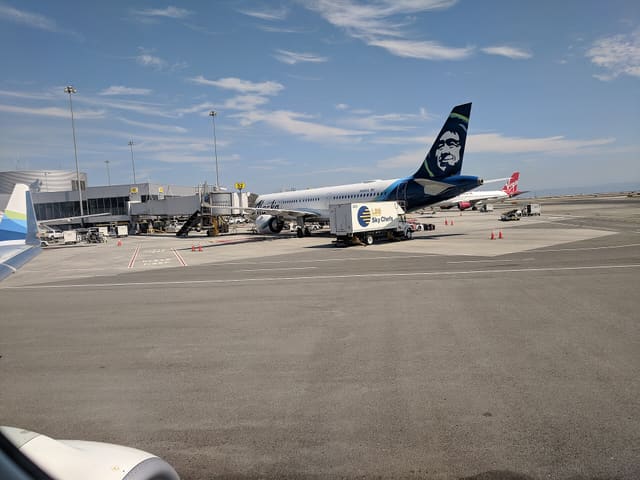 N928VA - Twin-engine aircraft