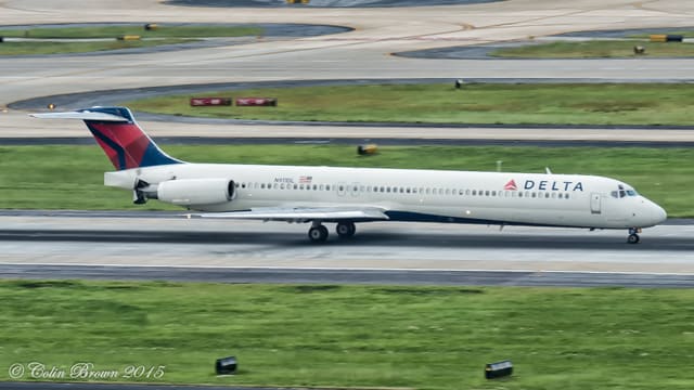 N911DL - Douglas