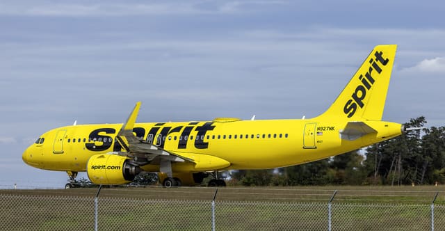 N927NK - Twin-engine aircraft