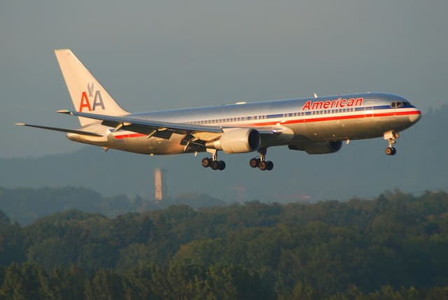 N389AA - Boeing