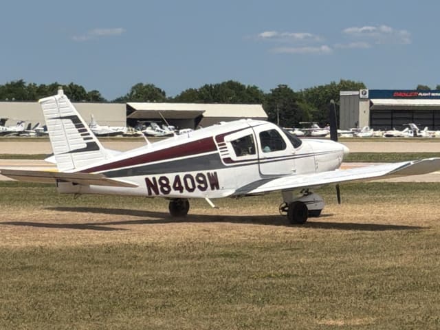 N8409W - 1965 Piper PA-28-180