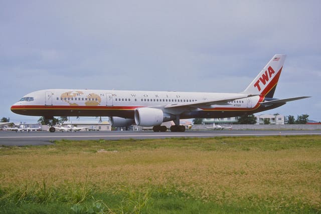 N711ZX - Boeing