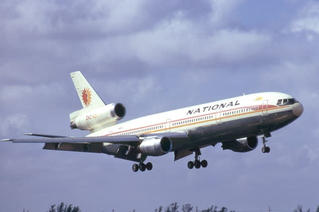 N68NA - Douglas