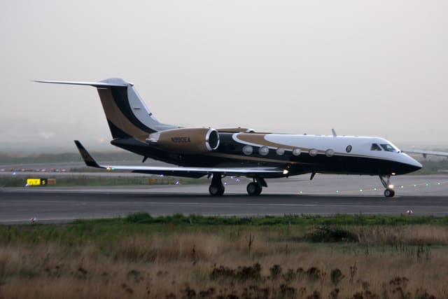 N990EA - Business jet