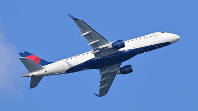 N224JQ - Twin-engine aircraft