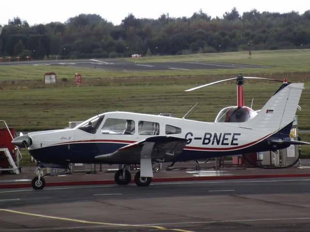 G-BNEE - Piper