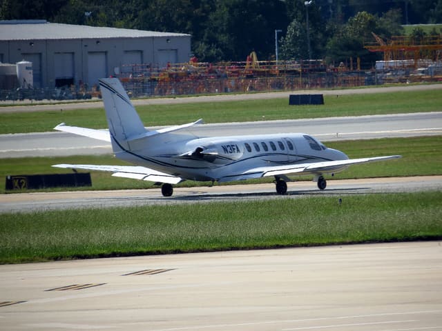 N3FA - Business jet