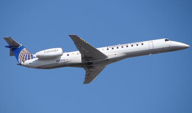N15912 - Twin-engine aircraft