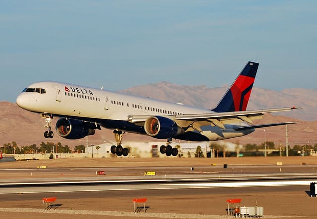 N694DL - Boeing