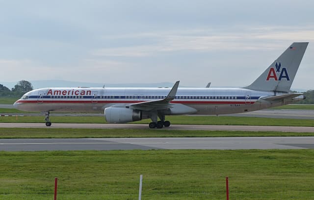 N178AA - Twin-engine aircraft