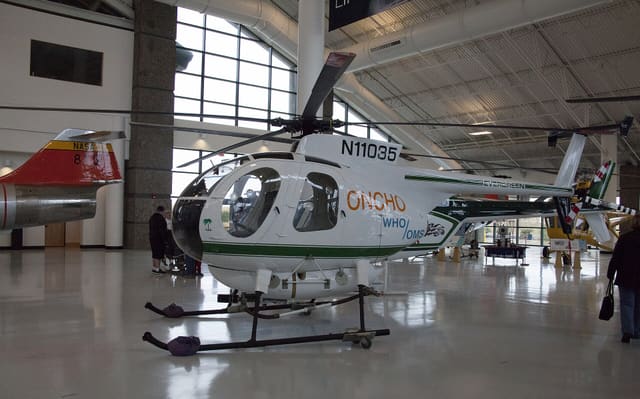 N11035 - Helicopter