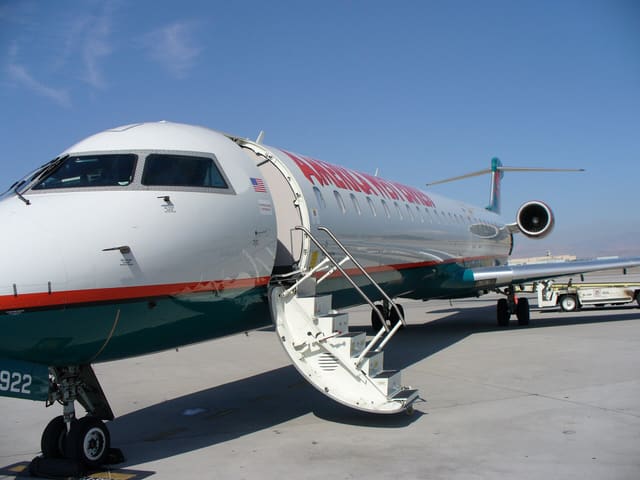 N922FJ - Bombardier