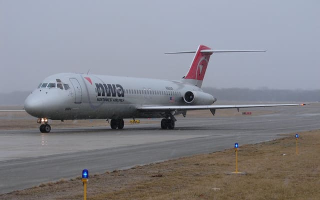 N984US - Douglas