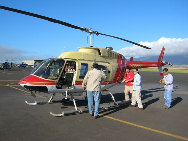 N38993 - Helicopter