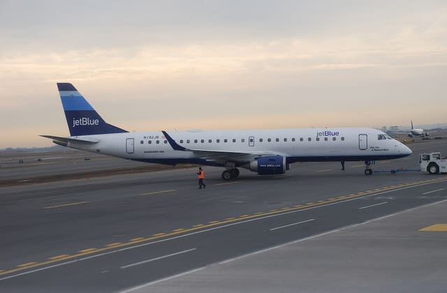 N192JB - Embraer