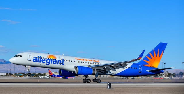 N903NV - Twin-engine aircraft