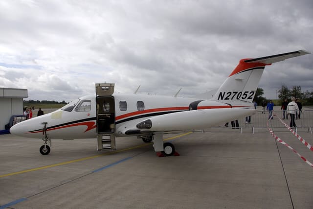 N27052 - Aircraft