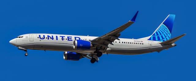 N37522 - Twin-engine aircraft