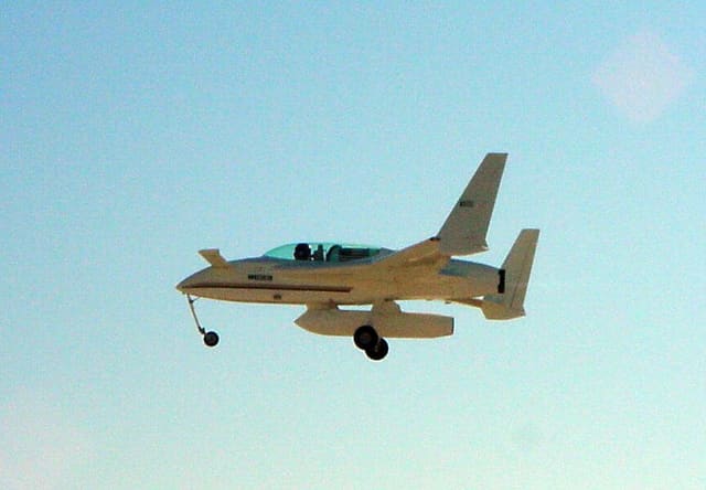 N132EZ - Single-engine aircraft