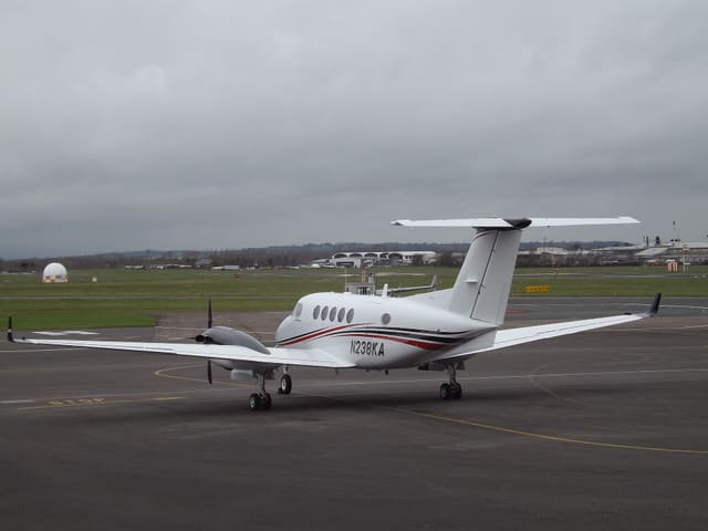 N238KA - Twin-engine aircraft