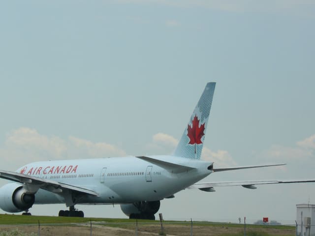C-FIUA - Twin-engine aircraft