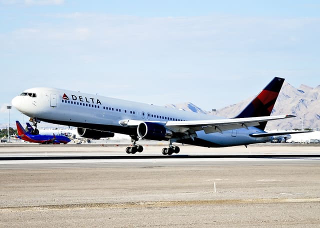 N137DL - Boeing