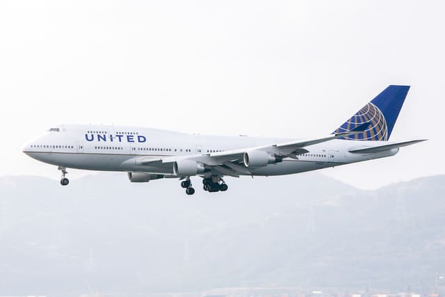 N128UA - Boeing