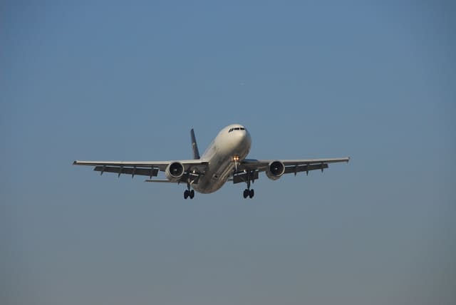 N126UP - Twin-engine aircraft