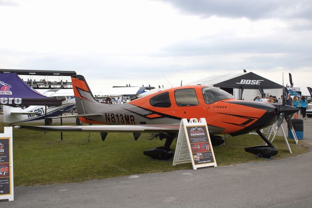 N813MR - Cirrus