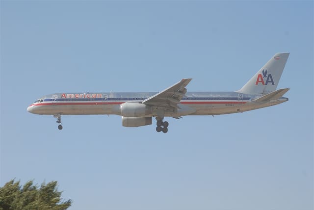 N178AA - Twin-engine aircraft
