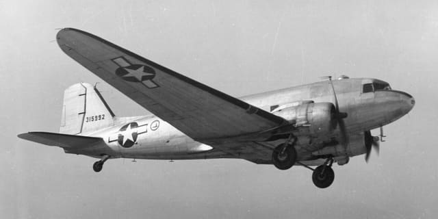 - Twin-engine aircraft