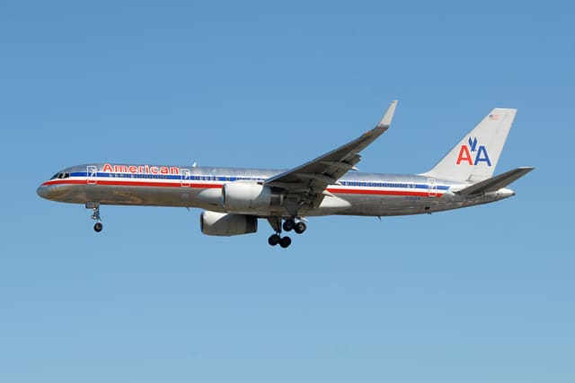 N196AA - Boeing