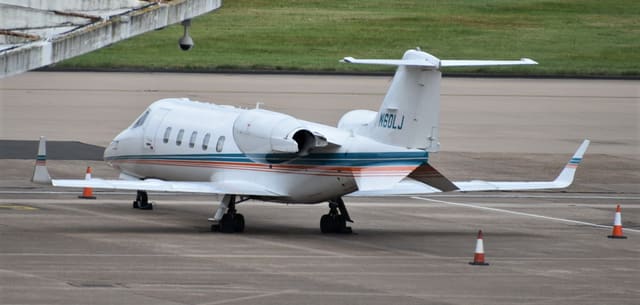 N60LJ - Business jet