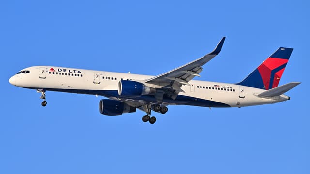 N713TW - Boeing