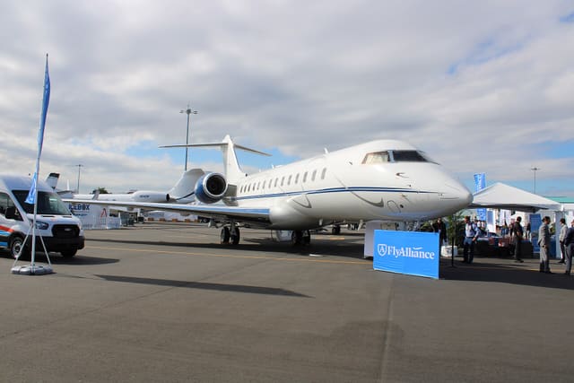 N640W - Business jet